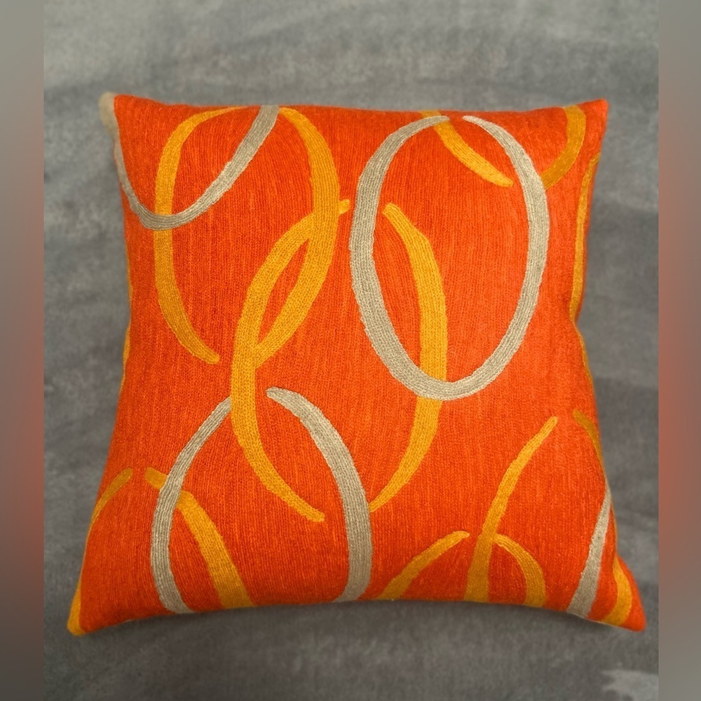 Judy Ross Textiles~New York~Bold~Embroidered Chain Stitch Pillow~Size 18” X 18”